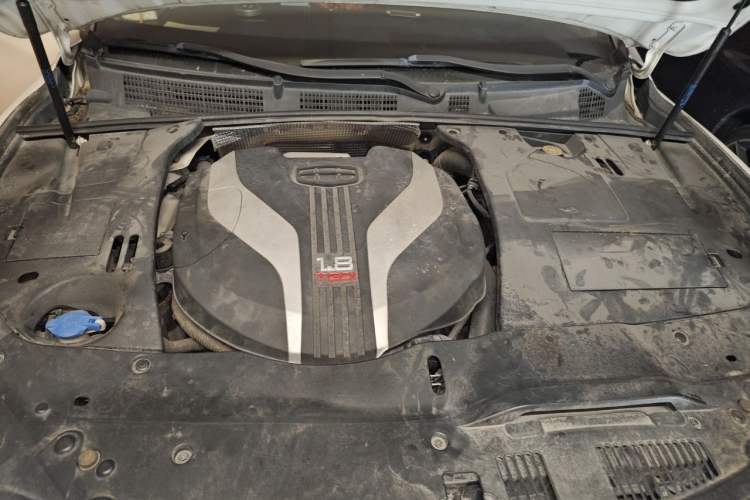 Used Geely Auto Emgrand GT 2015 1.8T Flagship Model Engine Bay