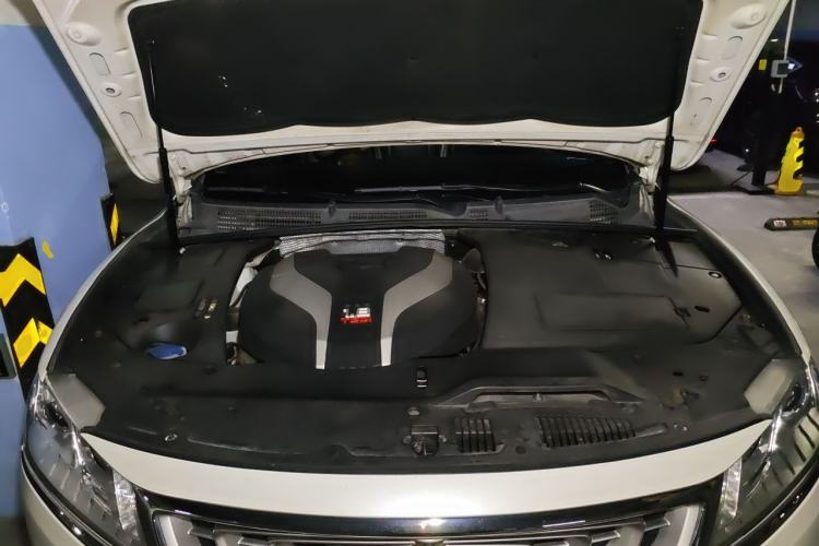 Used Geely Auto Emgrand GT 2015 1.8T Flagship Model Engine Bay