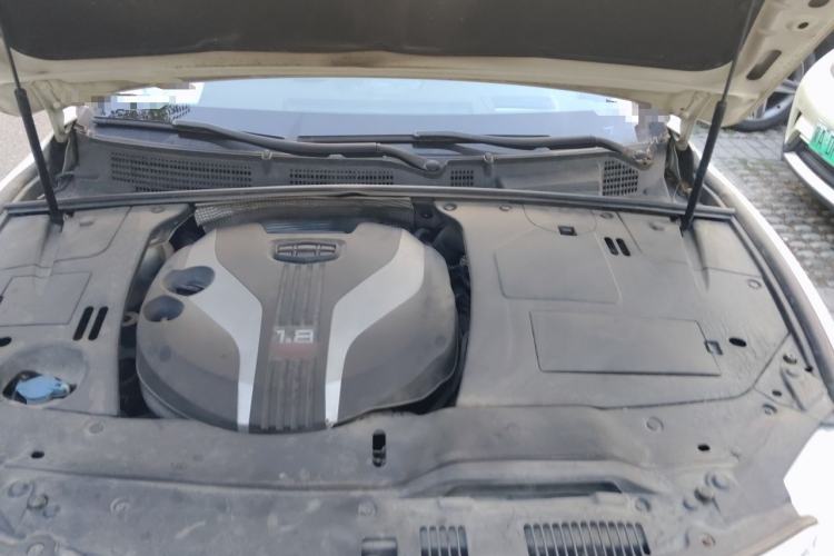Used Geely Auto Emgrand GT 2015 1.8T Flagship Model Engine Bay