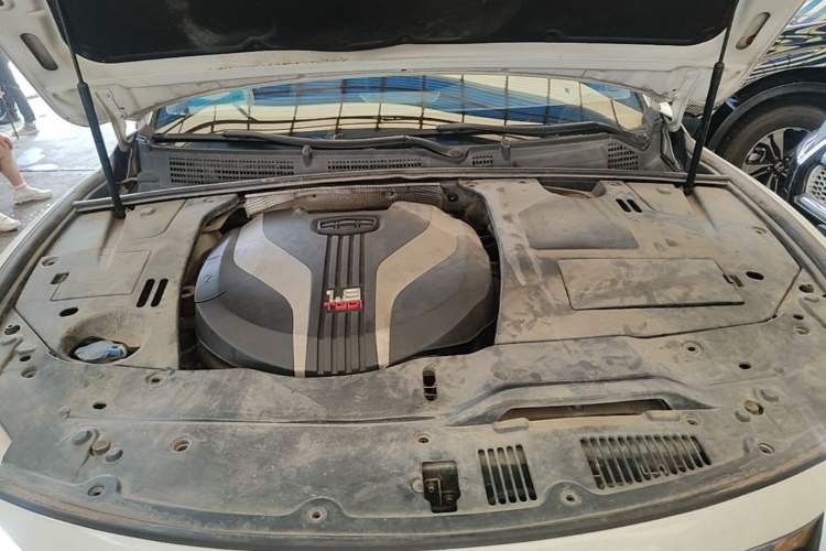 Used Geely Auto Emgrand GT 2015 1.8T Premium Model Engine Bay