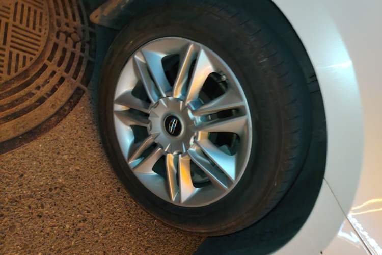 Used Geely Auto Emgrand GT 2015 2.4L Comfort Model Exterior 1