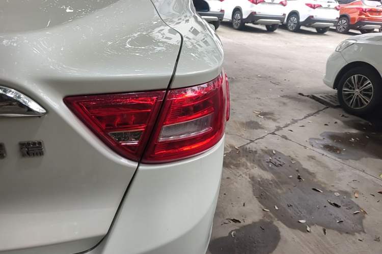 Used Geely Auto Emgrand GT 2015 1.8T Premium Model Exterior 3