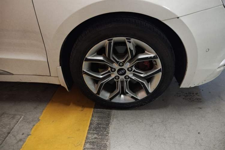 Used Geely Auto Emgrand GT 2015 1.8T Flagship Model Exterior 4