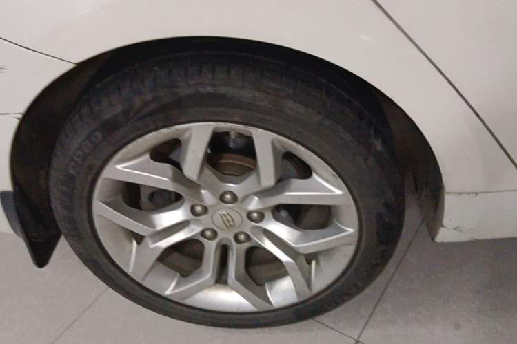 Used Geely Auto Emgrand GT 2015 1.8T Premium Model Exterior 5