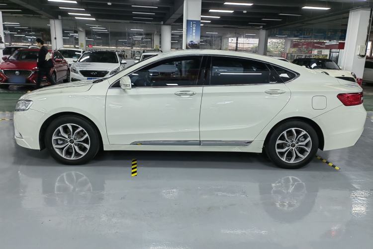 Used Geely Auto Emgrand GT 2015 2.4L Luxury Model Exterior 5
