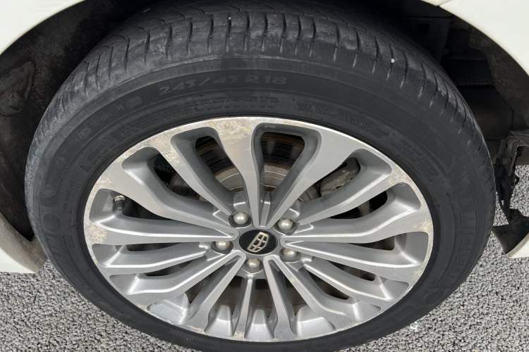Used Geely Auto Emgrand GT 2015 1.8T Premium Model Exterior 5