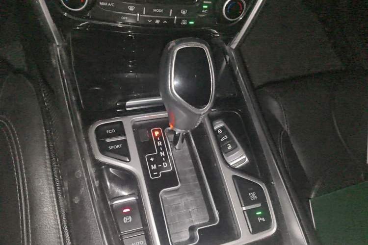 Used Geely Auto Emgrand GT 2015 1.8T Premium Model Gear Lever