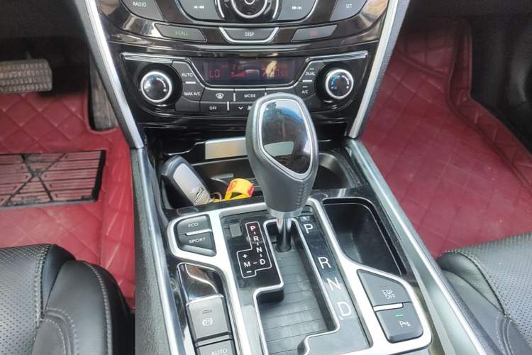 Used Geely Auto Emgrand GT 2015 1.8T Flagship Model Gear Lever
