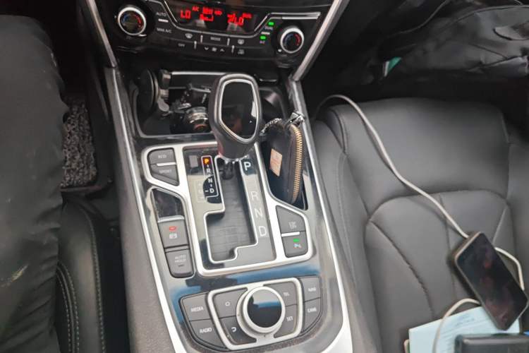 Used Geely Auto Emgrand GT 2015 1.8T Flagship Model Gear Lever