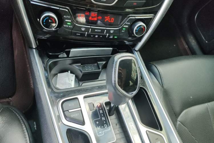 Used Geely Auto Emgrand GT 2015 1.8T Premium Model Gear Lever