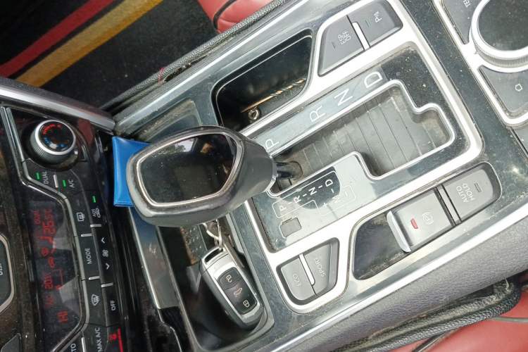 Used Geely Auto Emgrand GT 2015 1.8T Premium Model Gear Lever