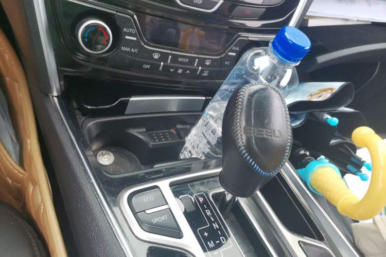 Used Geely Auto Emgrand GT 2015 1.8T Flagship Model Gear Lever