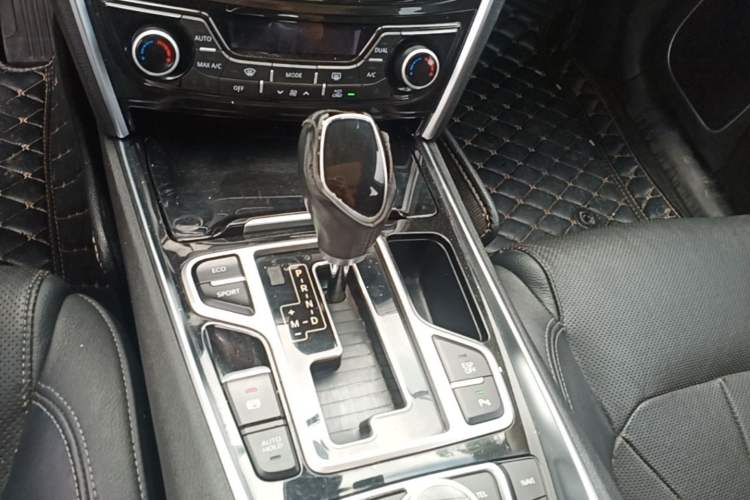 Used Geely Auto Emgrand GT 2015 1.8T Flagship Model Gear Lever