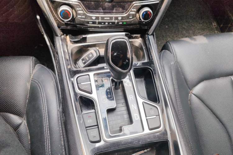 Used Geely Auto Emgrand GT 2015 2.4L Standard Edition Gear Lever