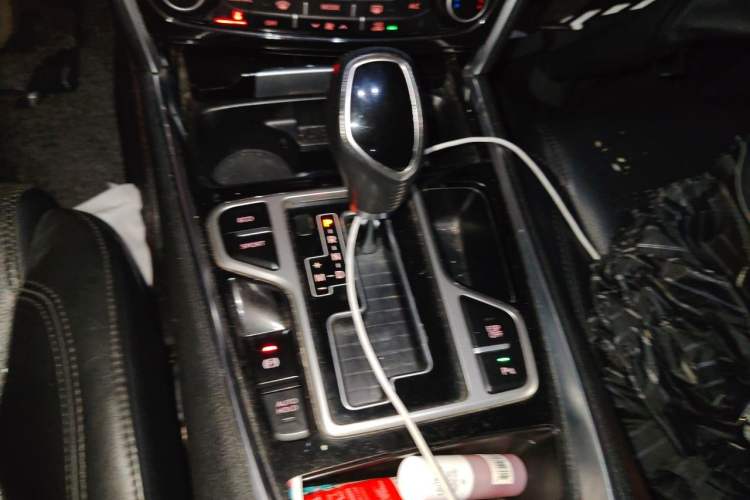 Used Geely Auto Emgrand GT 2015 2.4L Comfort Model Gear Lever