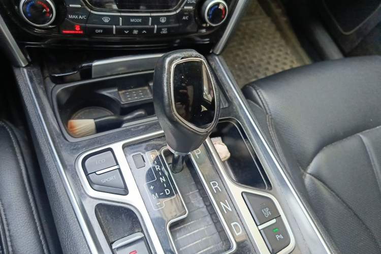 Used Geely Auto Emgrand GT 2015 2.4L Comfort Model Gear Lever