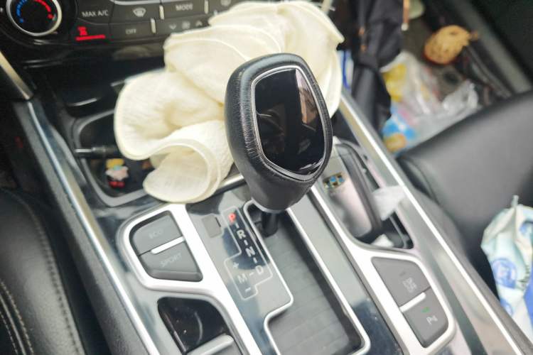 Used Geely Auto Emgrand GT 2015 2.4L Comfort Model Gear Lever
