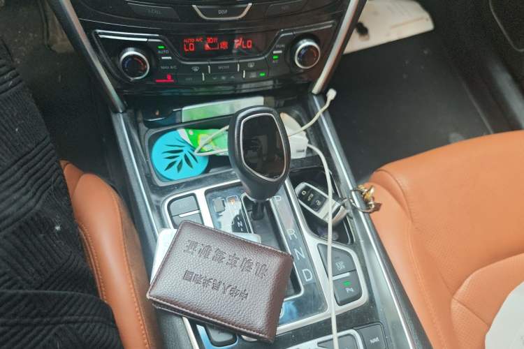 Used Geely Auto Emgrand GT 2015 1.8T Flagship Model Gear Lever