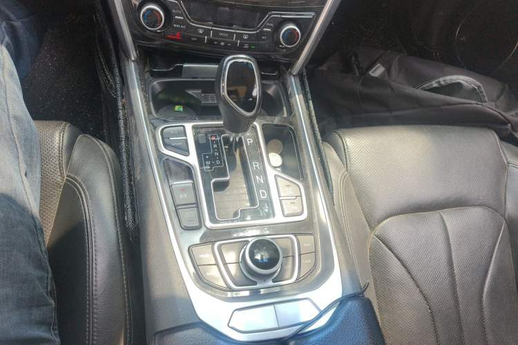 Used Geely Auto Emgrand GT 2015 1.8T Flagship Model Gear Lever