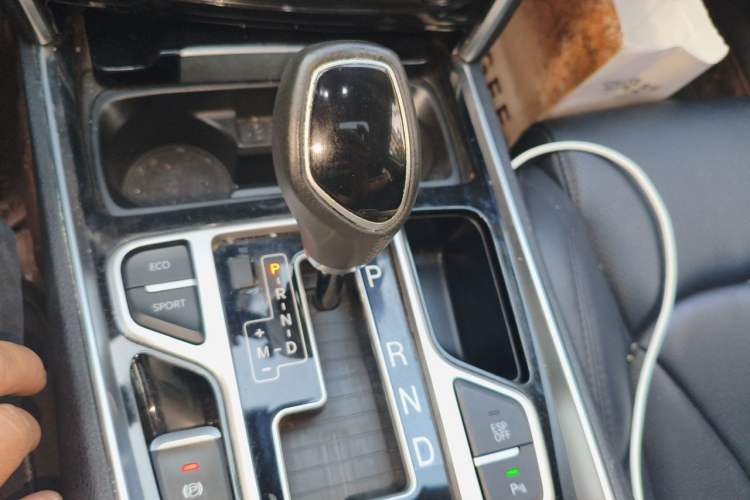Used Geely Auto Emgrand GT 2015 2.4L Luxury Model Gear Lever