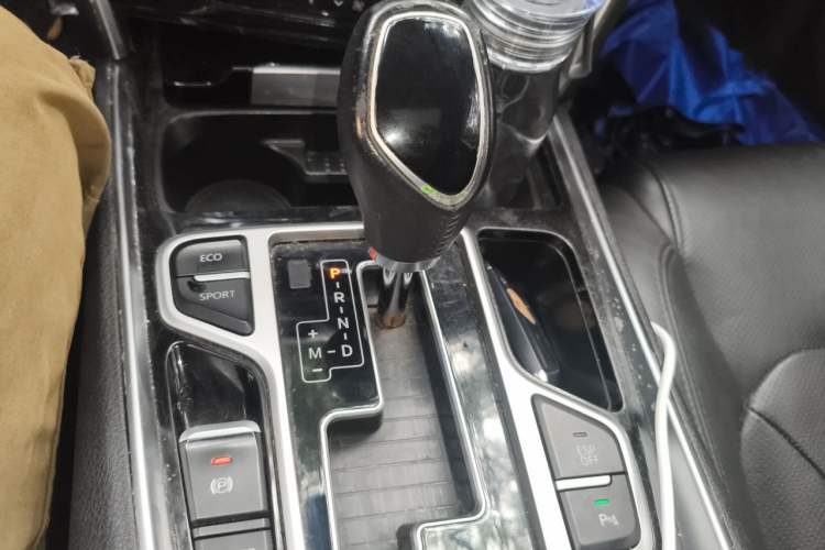 Used Geely Auto Emgrand GT 2015 1.8T Flagship Model Gear Lever