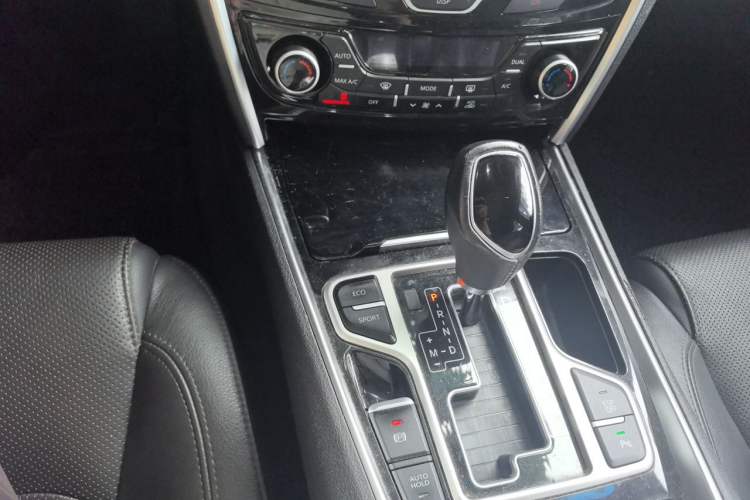 Used Geely Auto Emgrand GT 2015 1.8T Flagship Model Gear Lever