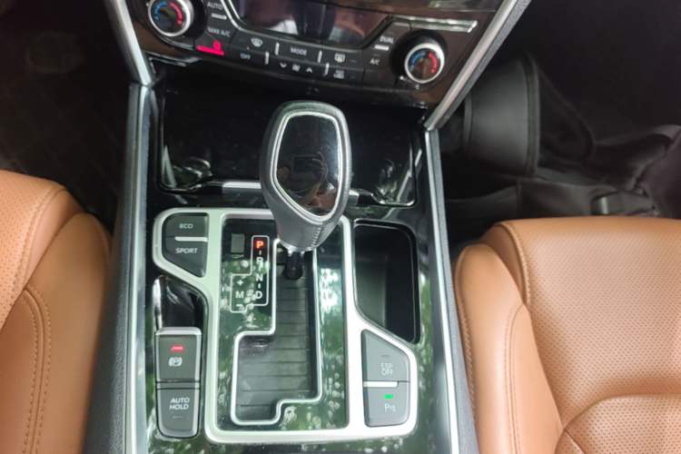 Used Geely Auto Emgrand GT 2015 1.8T Premium Model Gear Lever