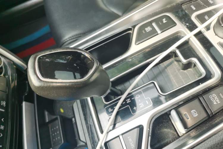 Used Geely Auto Emgrand GT 2015 2.4L Comfort Model Gear Lever