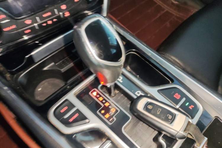 Used Geely Auto Emgrand GT 2015 2.4L Comfort Model Gear Lever