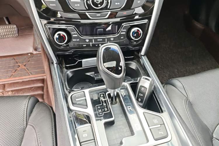 Used Geely Auto Emgrand GT 2015 1.8T Flagship Model Gear Lever