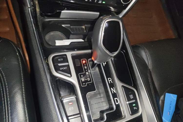 Used Geely Auto Emgrand GT 2015 1.8T Flagship Model Gear Lever