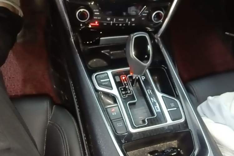 Used Geely Auto Emgrand GT 2015 2.4L Standard Edition Gear Lever