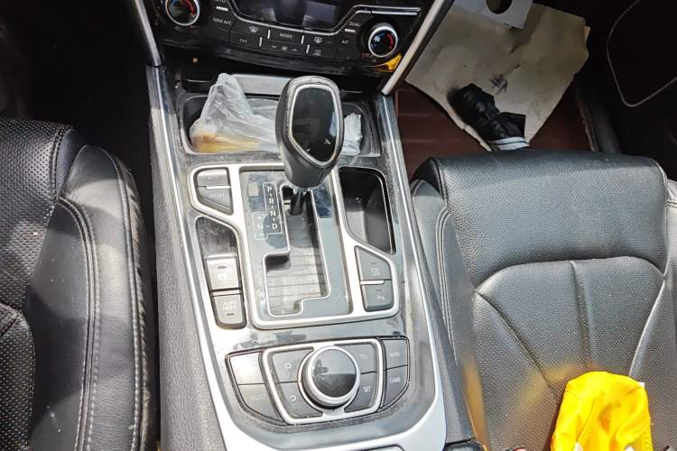 Used Geely Auto Emgrand GT 2015 2.4L Luxury Model Gear Lever