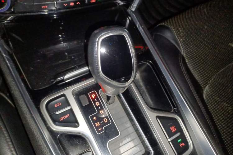 Used Geely Auto Emgrand GT 2015 1.8T Premium Model Gear Lever