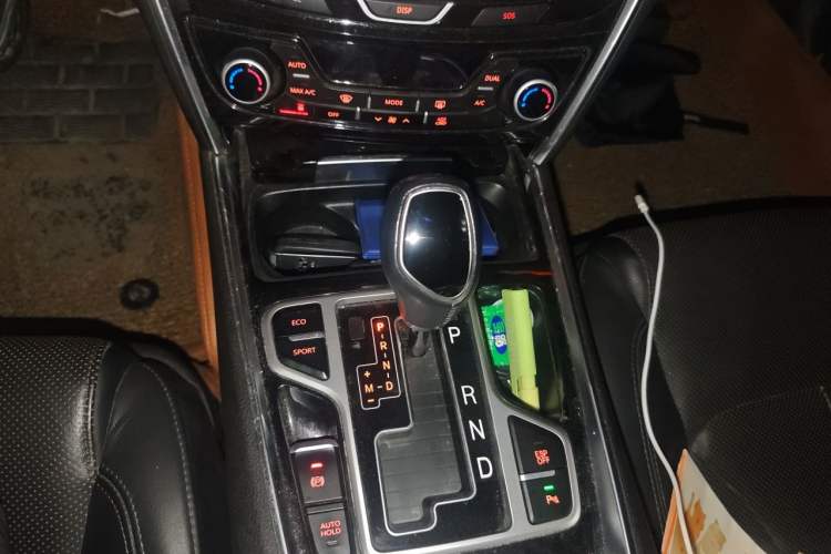 Used Geely Auto Emgrand GT 2015 1.8T Flagship Model Gear Lever