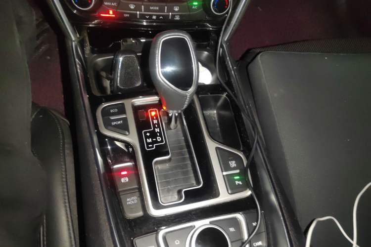 Used Geely Auto Emgrand GT 2015 1.8T Premium Model Gear Lever
