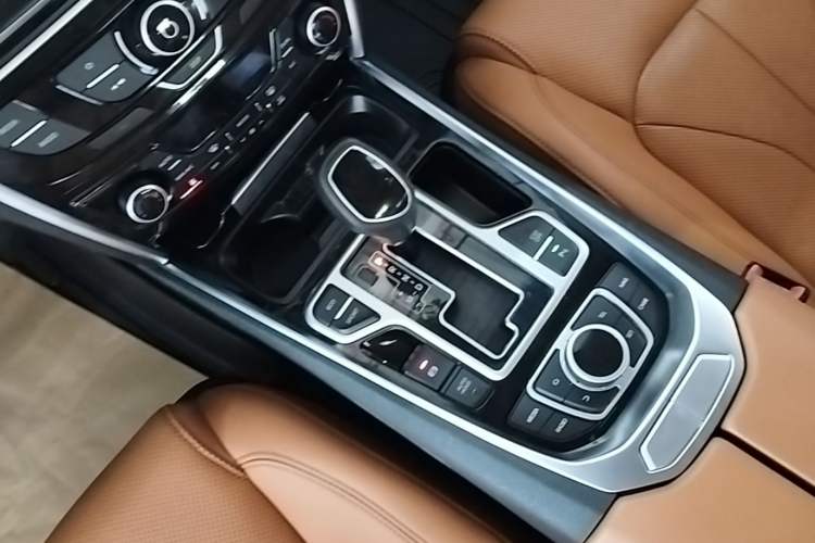 Used Geely Auto Emgrand GT 2015 1.8T Flagship Model Gear Lever