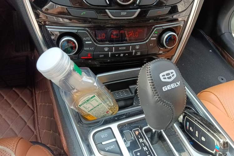 Used Geely Auto Emgrand GT 2015 1.8T Premium Model Gear Lever