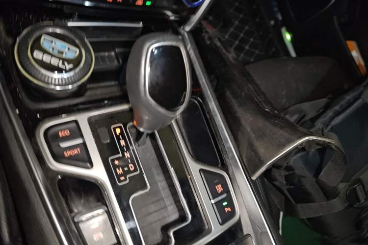 Used Geely Auto Emgrand GT 2015 1.8T Flagship Model Gear Lever