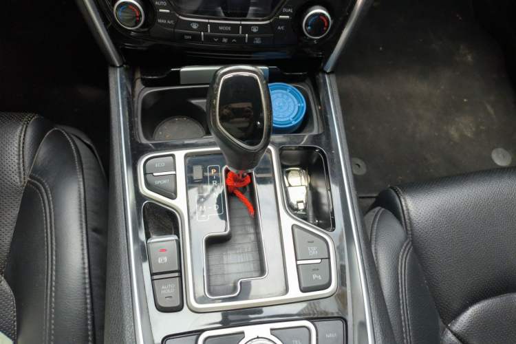 Used Geely Auto Emgrand GT 2015 2.4L Comfort Model Gear Lever