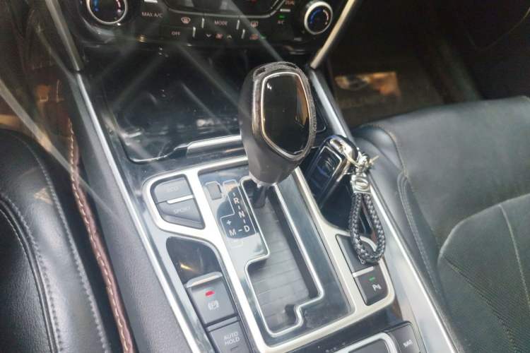Used Geely Auto Emgrand GT 2015 1.8T Flagship Model Gear Lever