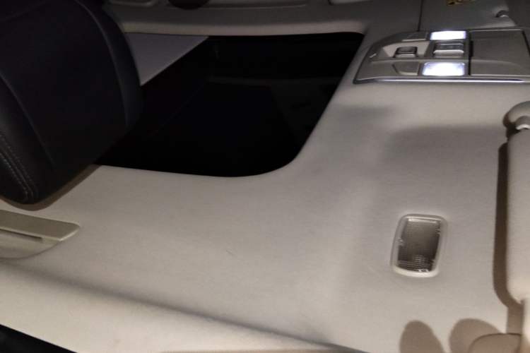 Used Geely Auto Emgrand GT 2015 2.4L Comfort Model Headliner