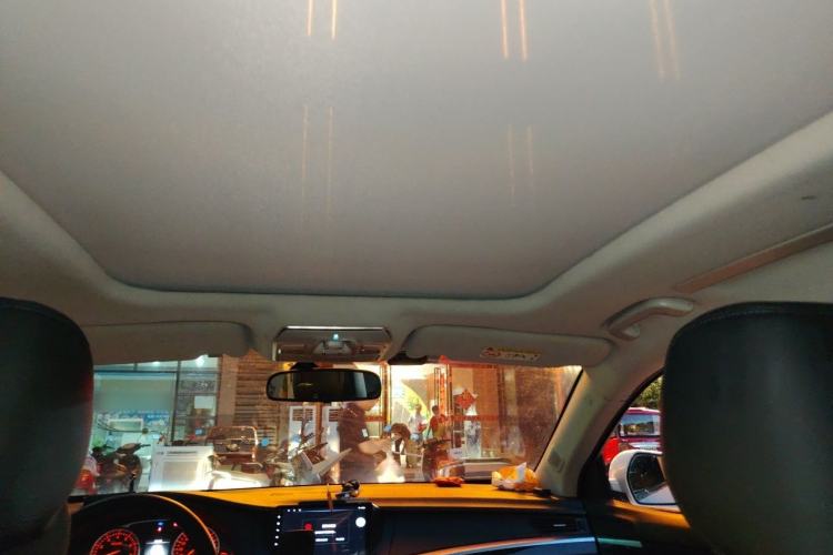 Used Geely Auto Emgrand GT 2015 2.4L Comfort Model Headliner