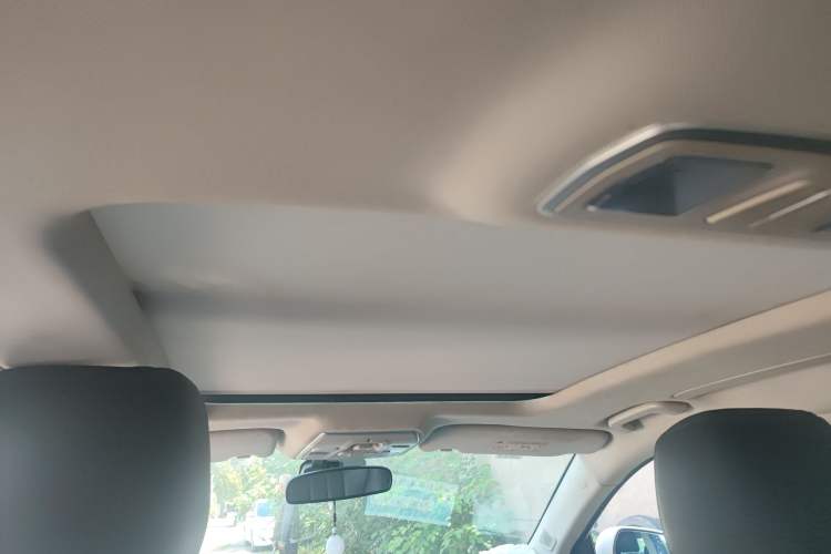 Used Geely Auto Emgrand GT 2015 2.4L Comfort Model Headliner