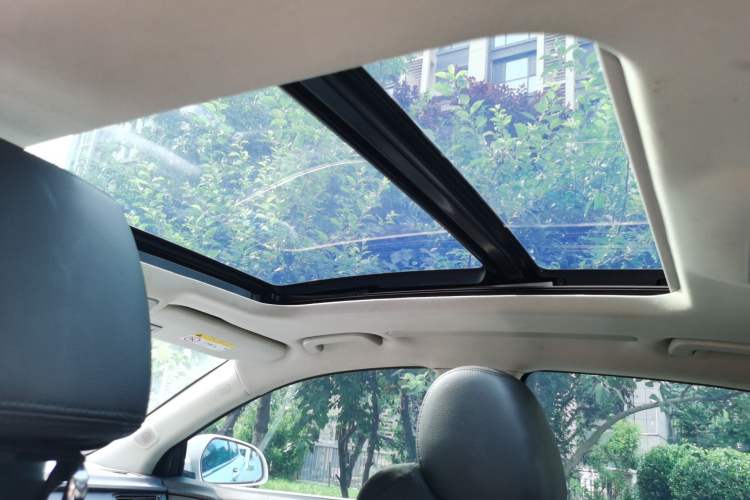 Used Geely Auto Emgrand GT 2015 2.4L Comfort Model Headliner