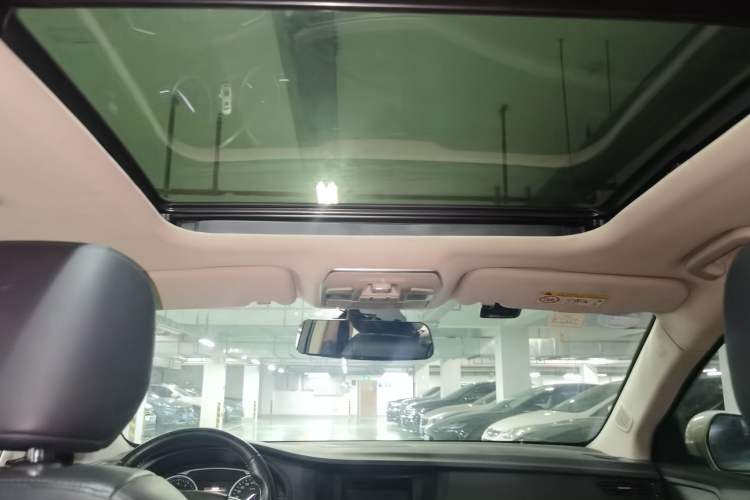 Used Geely Auto Emgrand GT 2015 2.4L Comfort Model Headliner