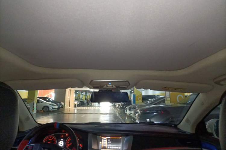 Used Geely Auto Emgrand GT 2015 1.8T Premium Model Headliner