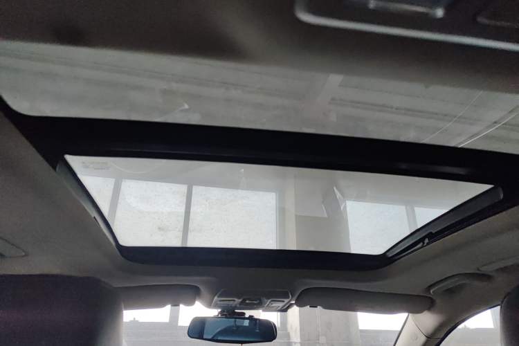 Used Geely Auto Emgrand GT 2015 2.4L Comfort Model Headliner