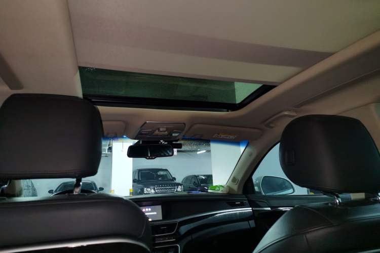 Used Geely Auto Emgrand GT 2015 1.8T Premium Model Headliner