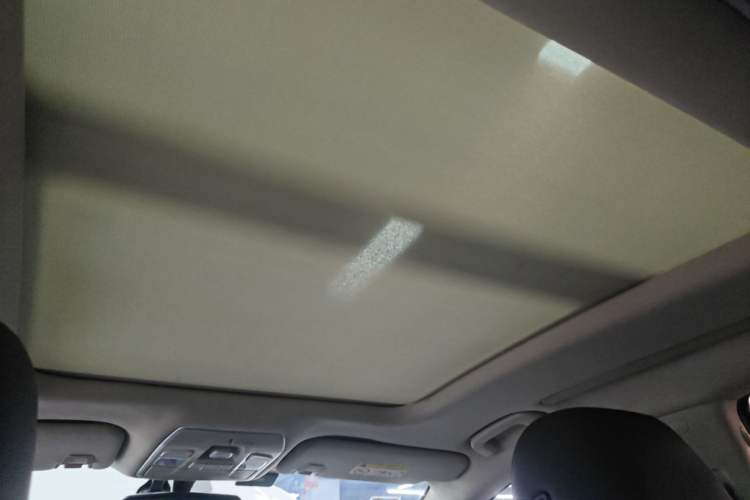 Used Geely Auto Emgrand GT 2015 1.8T Premium Model Headliner